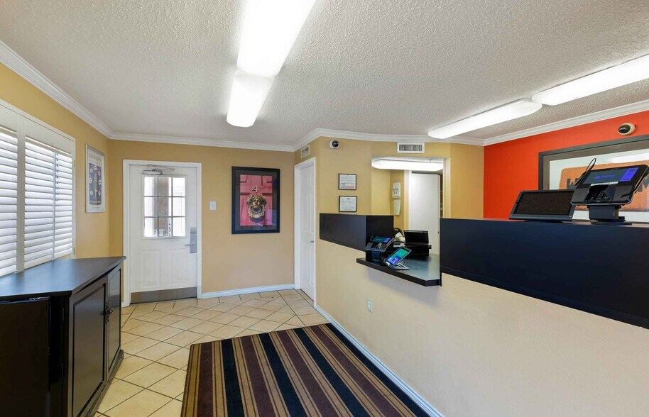 More Photos Of 1601 River Run, Fort Worth Hotel For Sale