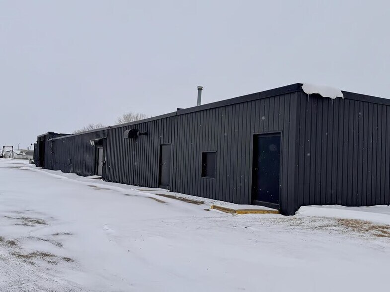 More Photos Of 116 S 10th St, Marshall Light Distribution For Sale