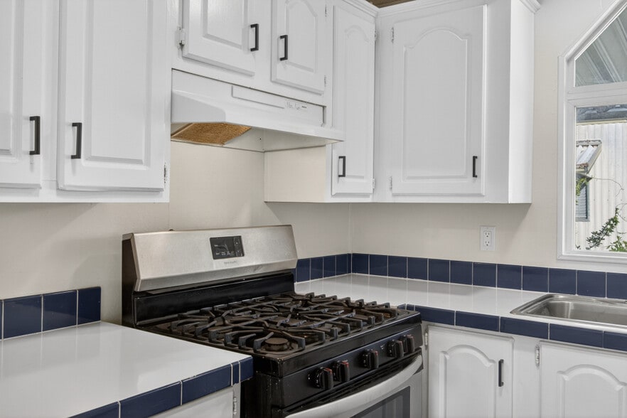 More Photos Of 402 Colin Kelly Dr, Roseville Apartments For Sale