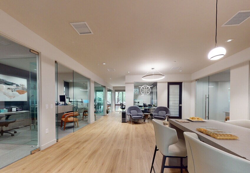 More Photos Of 9821 N 95th St, Scottsdale Office For Sale