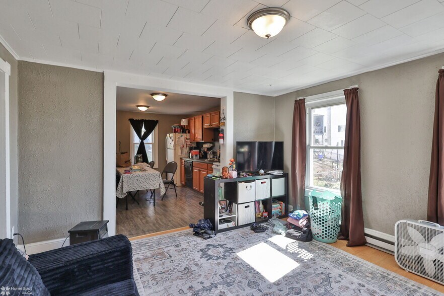 More Photos Of 302 W Abbott St, Lansford Multifamily For Sale