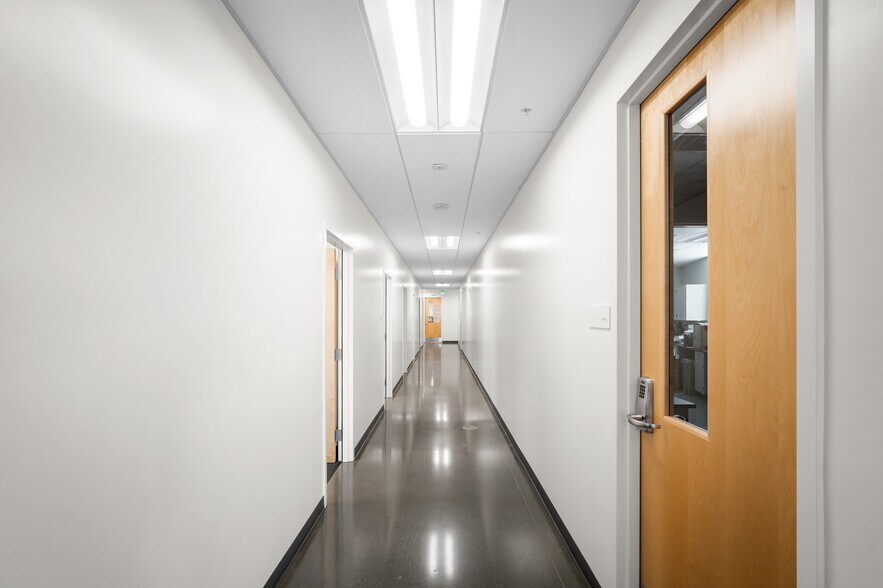 More Photos Of 560 Eccles Ave, South San Francisco Research And Development For Sale