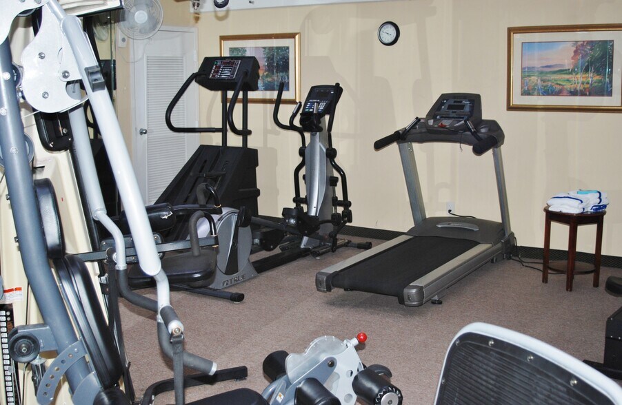 More Photos Of 6802 Commonwealth Ave, Jacksonville Hotel For Sale