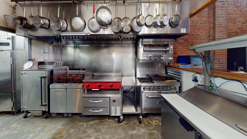 More Photos Of 1307 Main St, Oroville Bar For Sale