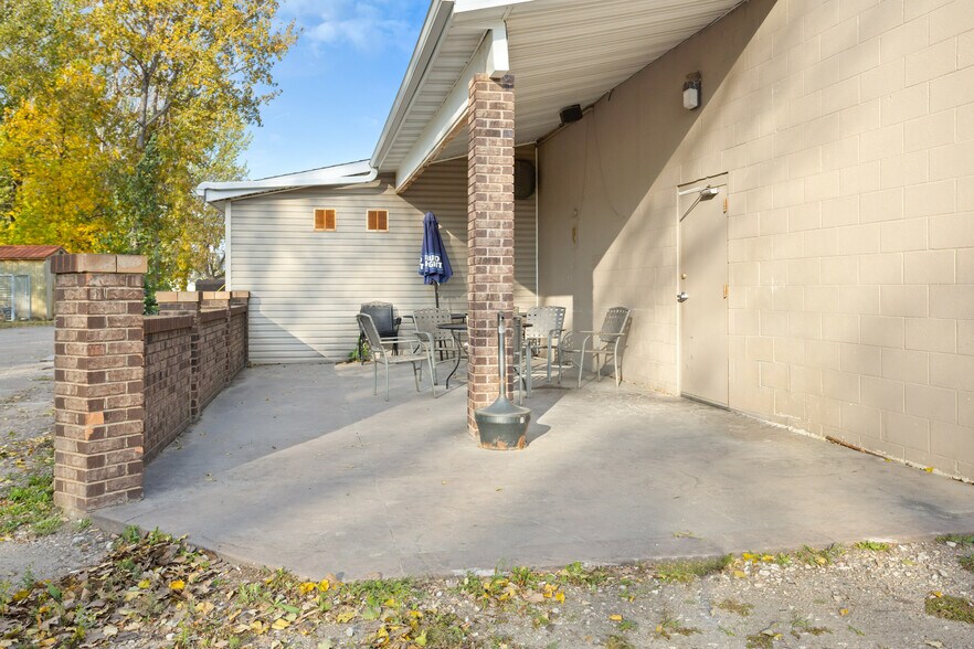 More Photos Of 205 1st St SW, Glyndon Restaurant For Sale