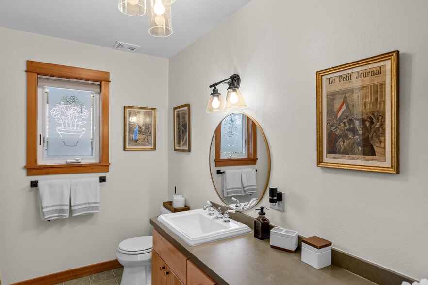 More Photos Of 407 Huskey Rd, Mosier Specialty For Sale