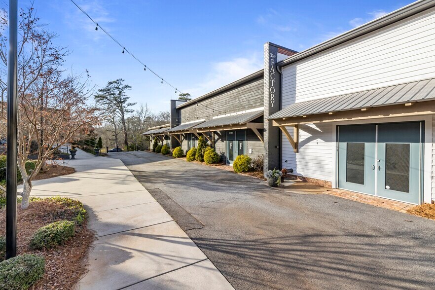 More Photos Of 600 S Broad St, Monroe Manufacturing For Lease