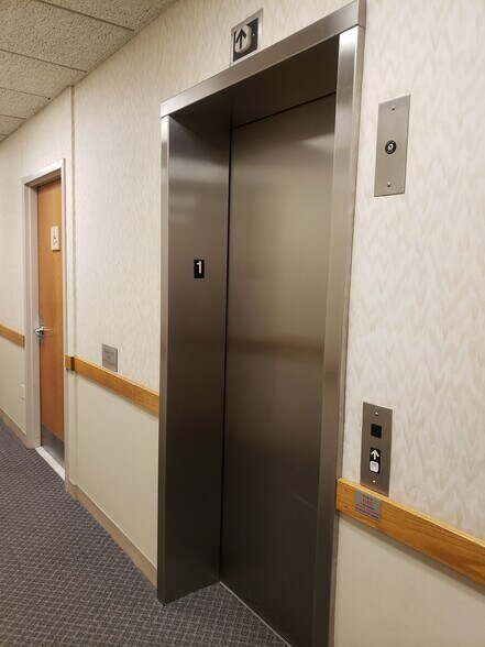 More Photos Of 1017 Turnpike St, Canton Office For Sale