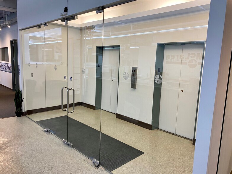 More Photos Of 131 W 35th St, New York Office For Sale