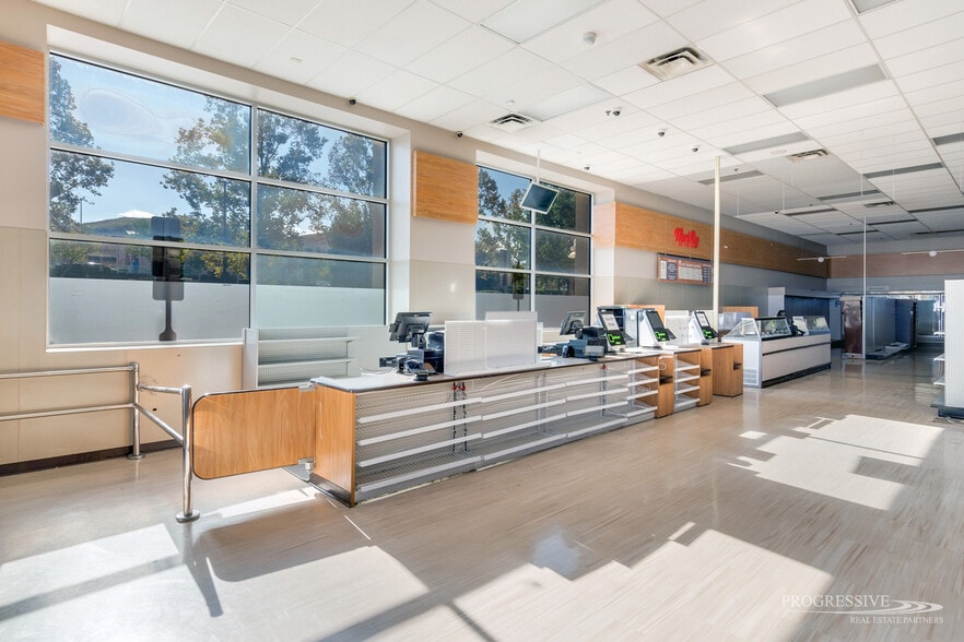 More Photos Of 15890 Soquel Canyon Pky, Chino Hills Drugstore For Lease