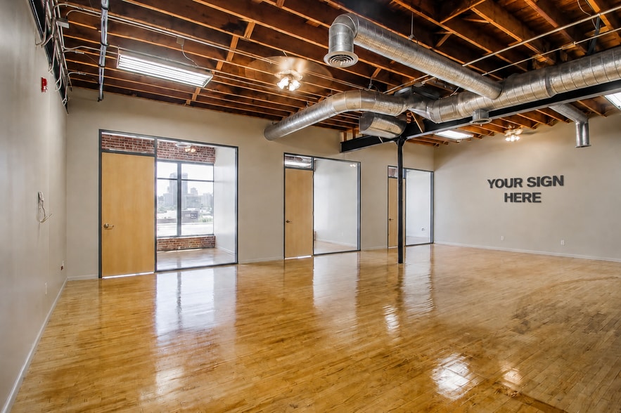 More Photos Of 1625-1627 Oak St, Kansas City Storefront Retail Office For Lease