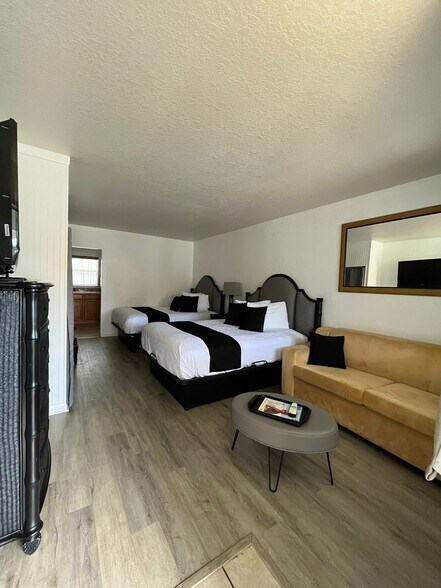 More Photos Of 14711 Gulf Blvd, Madeira Beach Hotel For Sale