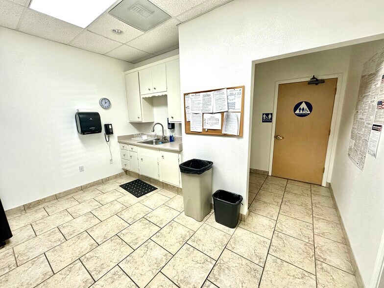 More Photos Of 930 15th St, Modesto Medical For Sale