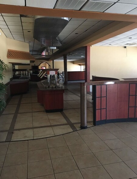 More Photos Of 5151 Avenue H, Rosenberg Restaurant For Sale