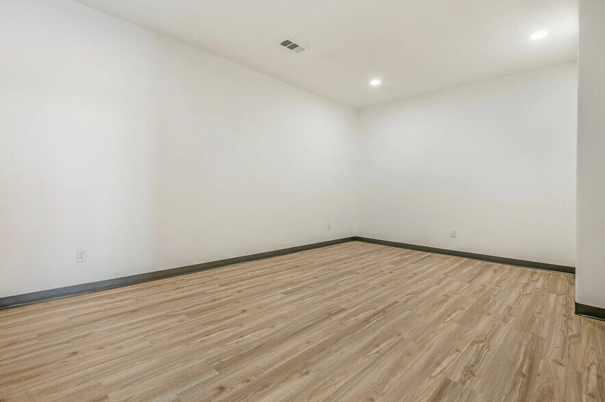 More Photos Of 13150 S Coulter St, Amarillo Warehouse For Lease