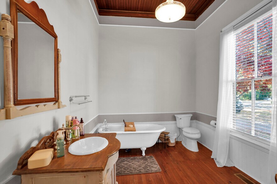 More Photos Of 115 N Magnolia St, Raeford Office Residential For Sale