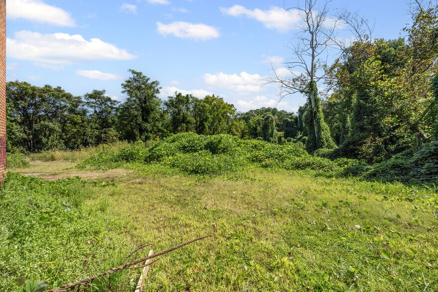 More Photos Of 322 Depot St, Amherst Warehouse For Sale