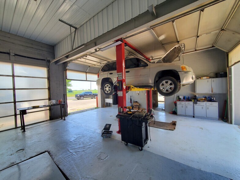 More Photos Of 243 Spring St, Highland Carwash For Lease