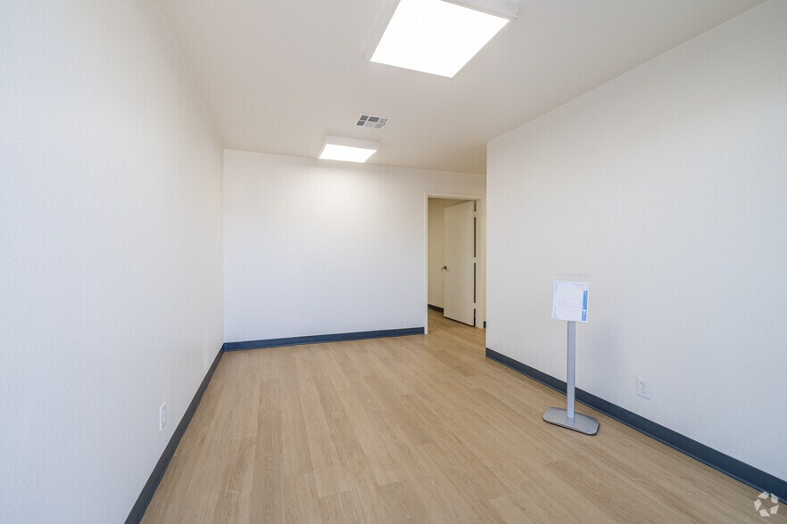 More Photos Of 2630 Northaven Rd, Dallas Unknown For Lease