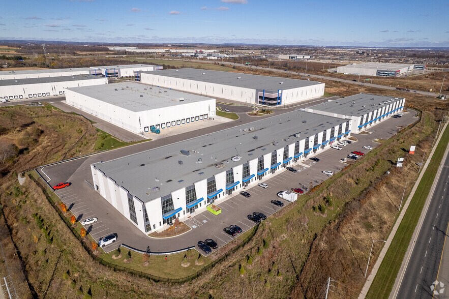 More Photos Of 25 Newkirk Crt, Brampton Distribution For Lease