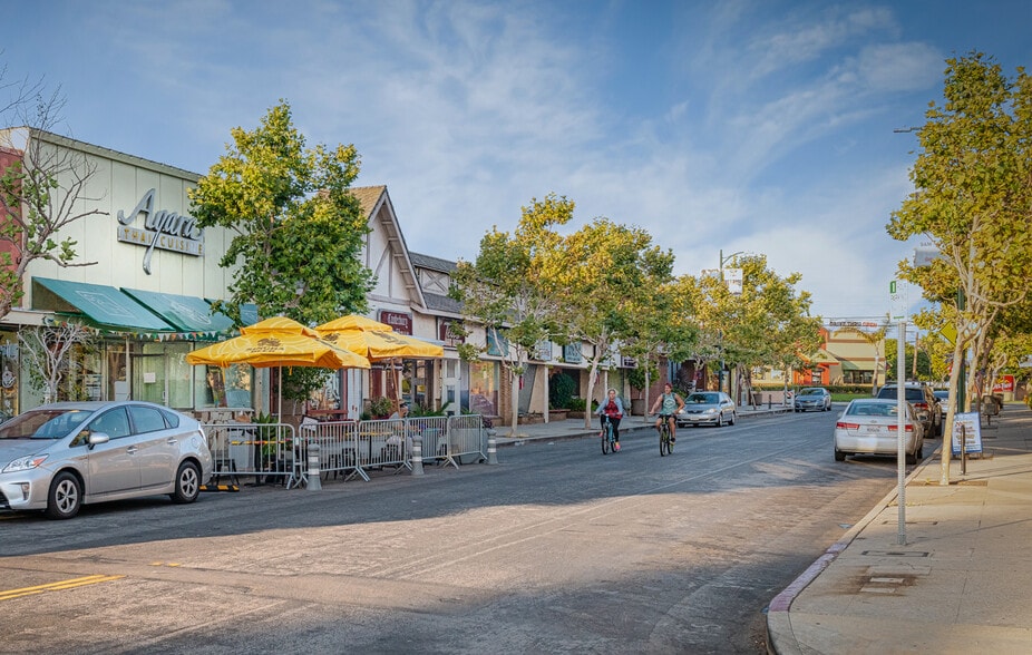 More Photos Of 8703-8709 La Tijera Blvd, Los Angeles Storefront Retail Office For Lease