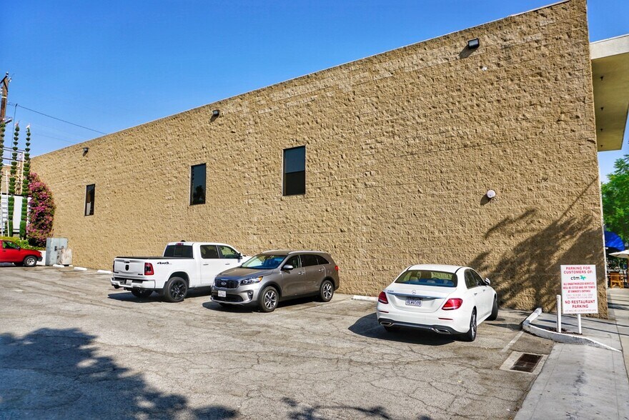 More Photos Of 2347-2351 Honolulu Ave, Montrose Office For Lease