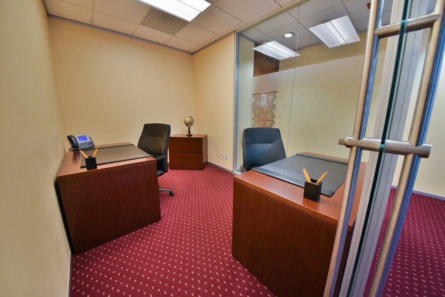 More Photos Of 200 S Biscayne Blvd, Miami Office For Lease