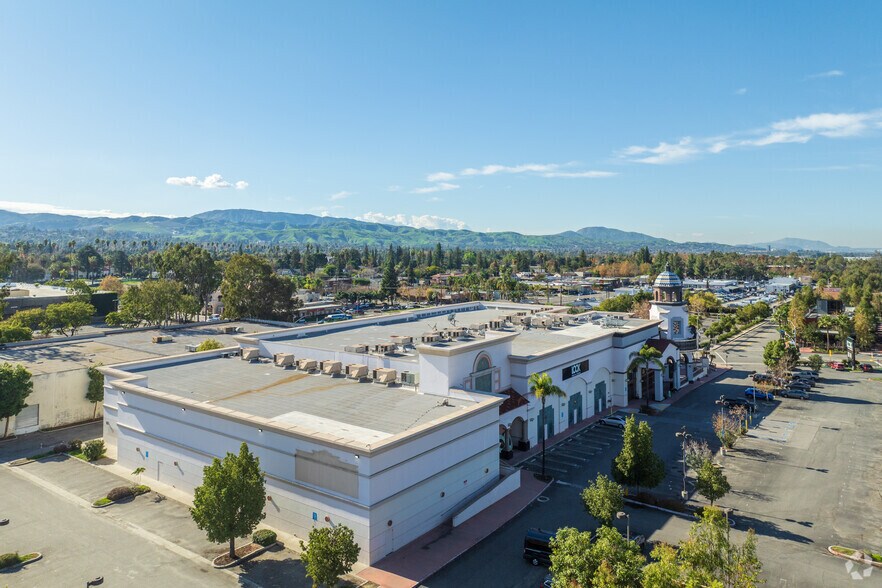 More Photos Of 336-340 N Eureka St, Redlands Movie Theatre For Lease