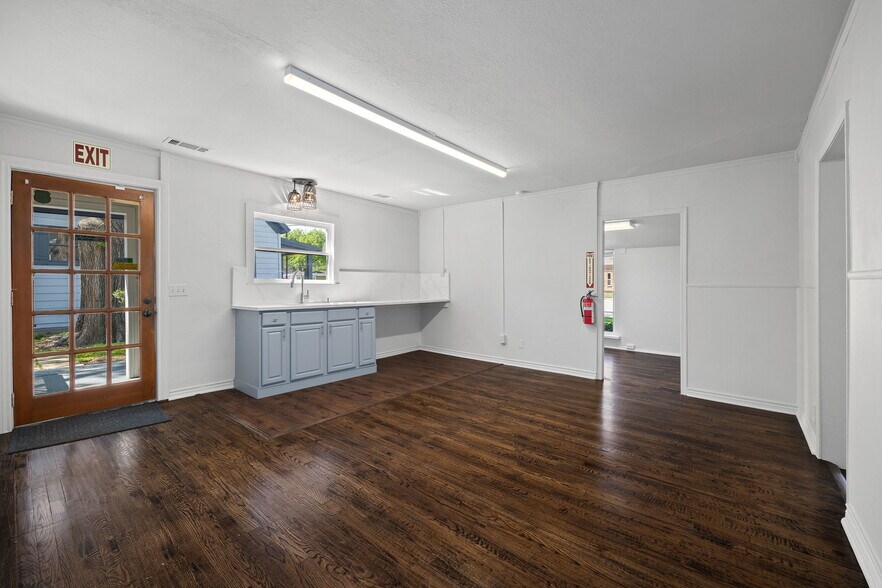 More Photos Of 148 Elm St, Keller Freestanding For Sale