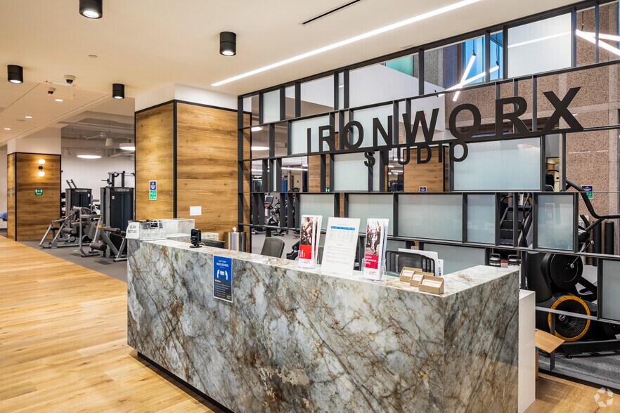 More Photos Of 400 Galleria Pky SE, Atlanta Office For Lease
