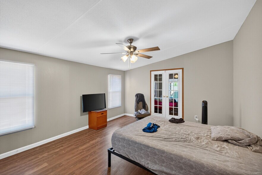 More Photos Of 11010 W Joan Dr, Odessa Warehouse For Lease