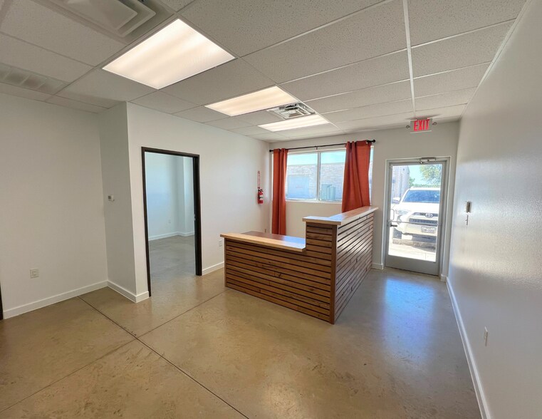 More Photos Of 2000 Windy Ter, Cedar Park Warehouse For Lease