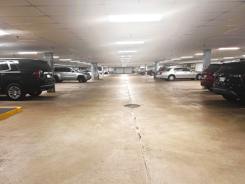 More Photos Of 3659 Green Rd, Beachwood Medical For Lease