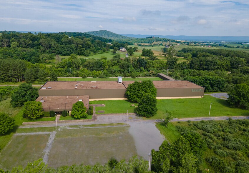 Primary Photo Of 377 Industrial Park Rd, Mount Jackson Warehouse For Lease
