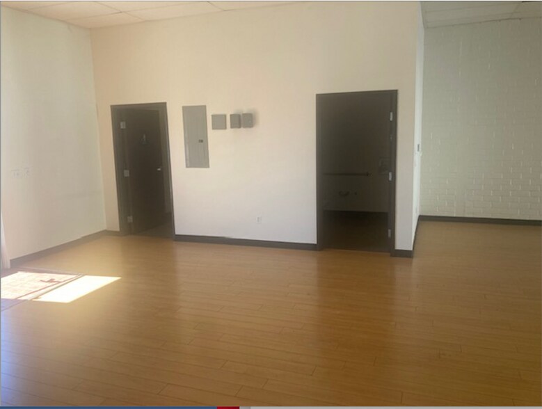 More Photos Of 2640-2650 E Main St, Ventura Storefront For Lease