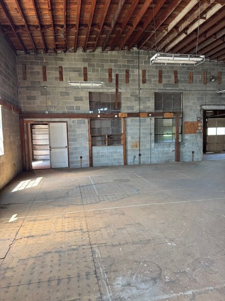 More Photos Of 96 Main st, Reinholds Warehouse For Lease