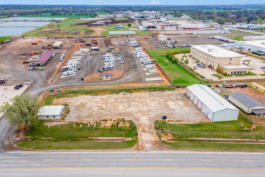 More Photos Of 403 Linwood Plz, Lindsay Warehouse For Sale