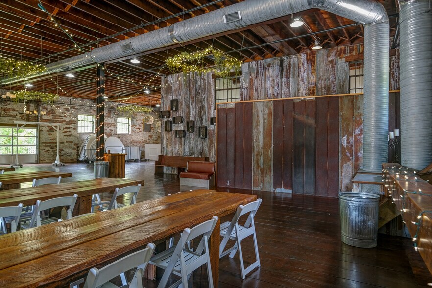 More Photos Of 11 Railroad St, Murphy Research And Development For Sale