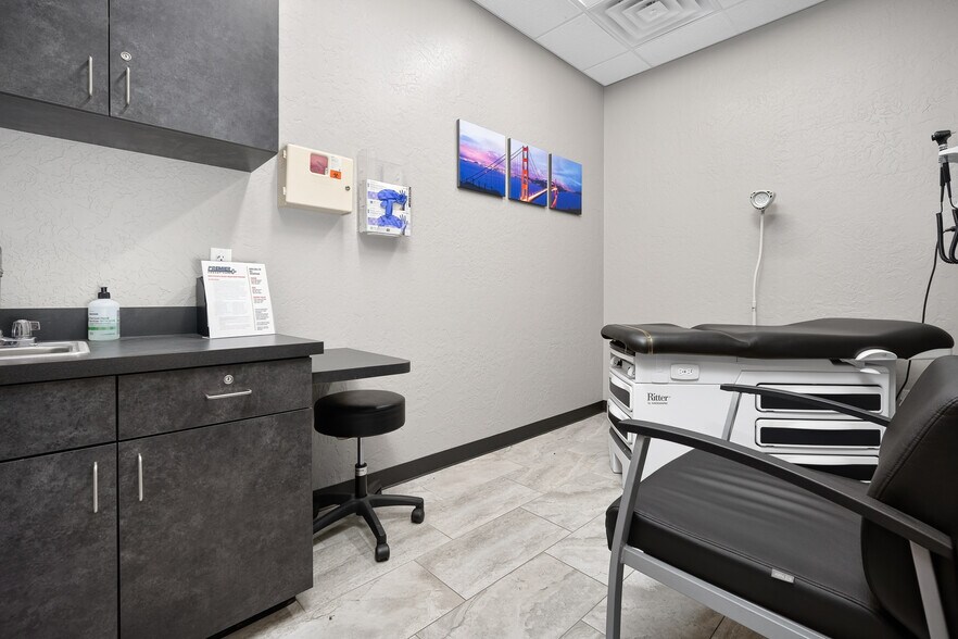 More Photos Of 2804 SW 134th St, Oklahoma City Medical For Sale
