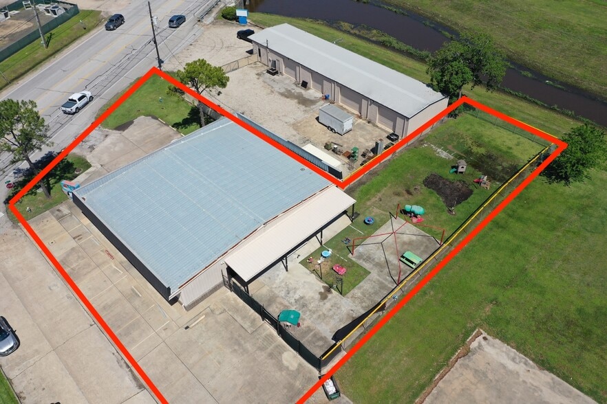 Primary Photo Of 3111 S Main St, Pearland Warehouse For Sale