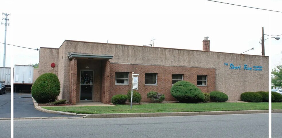Primary Photo Of 925 E Linden Ave, Linden Warehouse For Lease