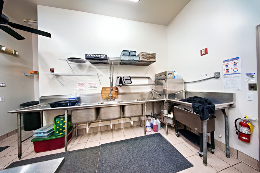 More Photos Of 128 Oakview Club Dr, Macon-Bibb Golf Course Driving Range For Sale