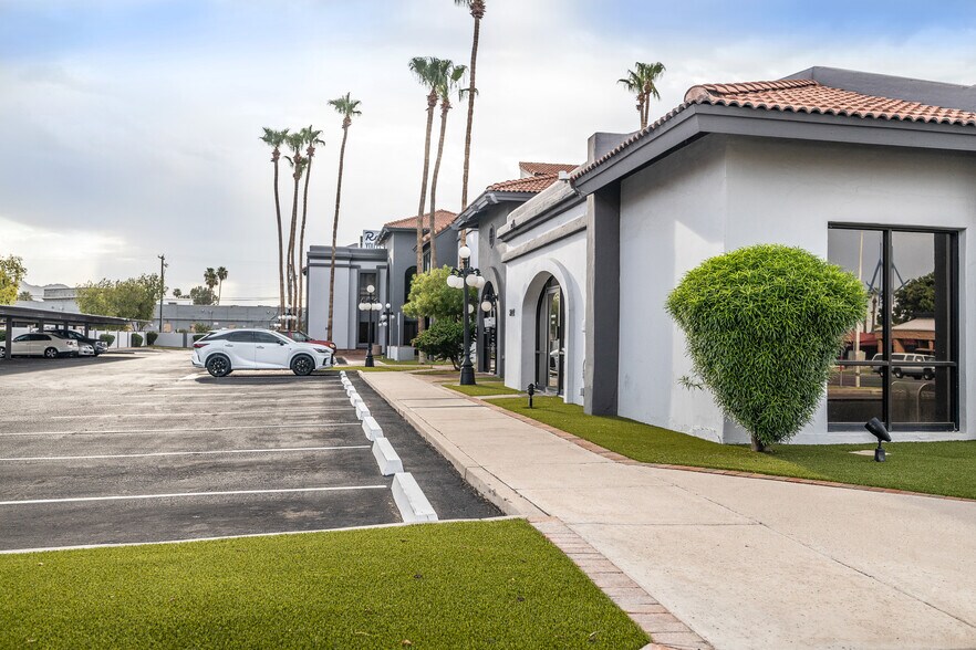 More Photos Of 3102-3104 E Indian School Rd, Phoenix Office For Sale