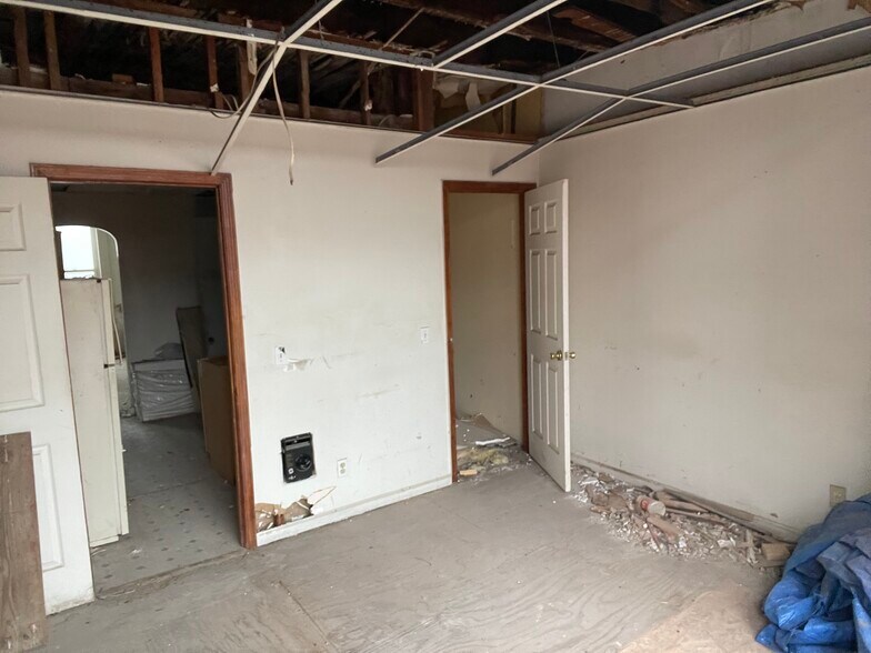 More Photos Of 525 E Morgan St, Boonville General Retail For Sale