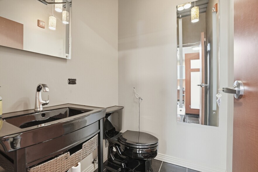 More Photos Of 11324 Southwest Hwy, Palos Hills General Retail For Sale