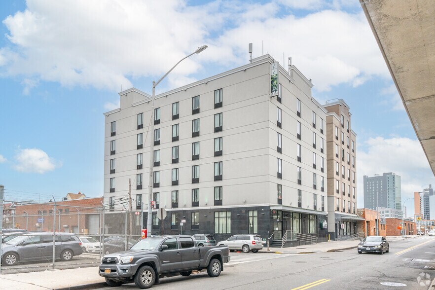 More Photos Of 139-09 Archer Ave, Jamaica Hotel For Lease