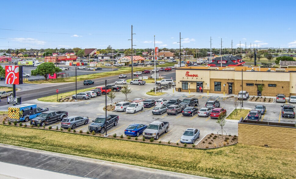 More Photos Of 201 E Tamarack Rd, Altus Fast Food For Sale