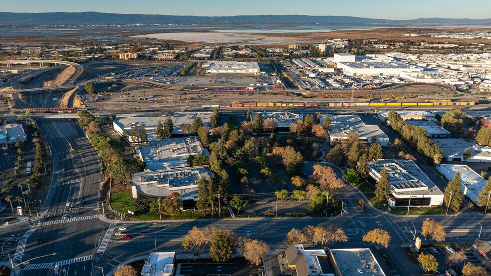 More Photos Of 668 Mission Ct, Fremont Light Distribution For Lease