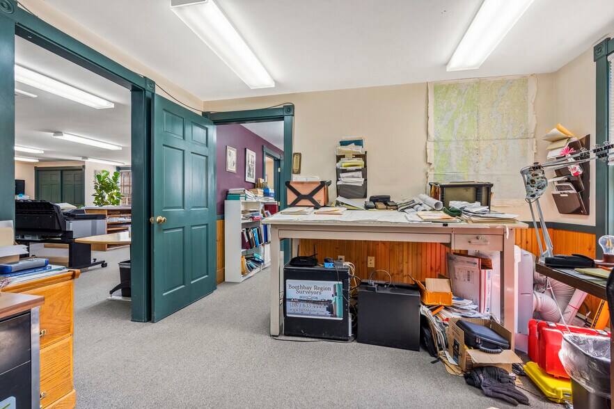 More Photos Of 1037 Wiscasset rd, Boothbay Flex For Sale