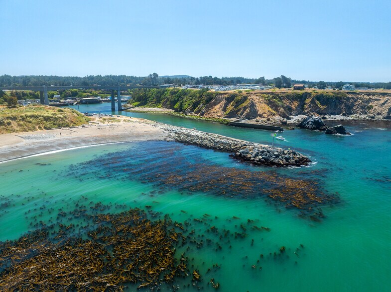 More Photos Of 19351 Del Mar Dr, Fort Bragg Specialty For Sale